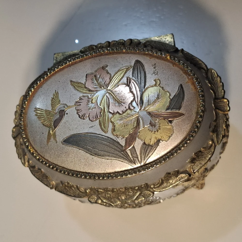 🕊Vintage Gold & Silver Hummingbird Flower Etched Footed Jewelry Trinket Box